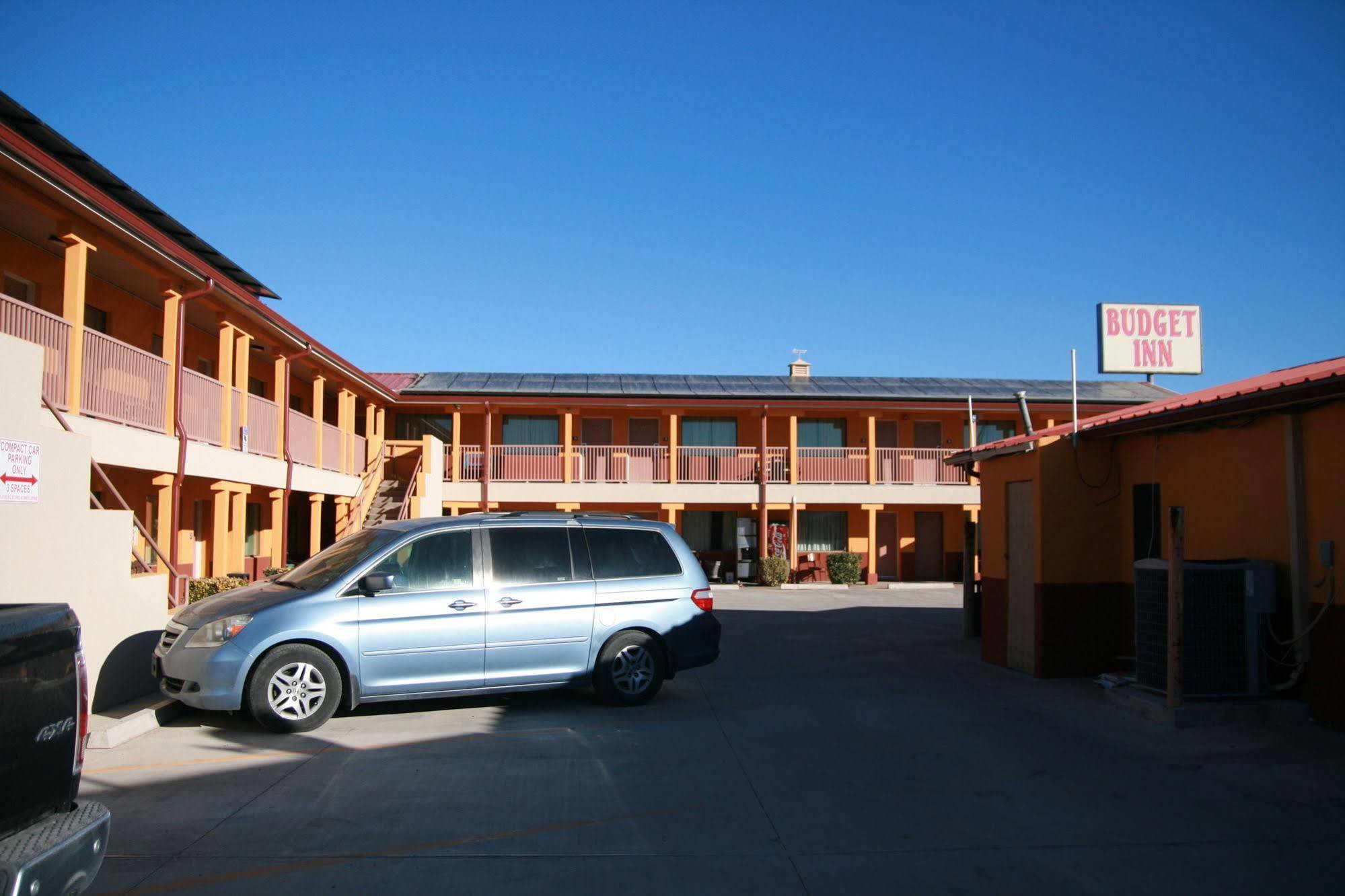 Budget Inn Артижа Екстериор снимка