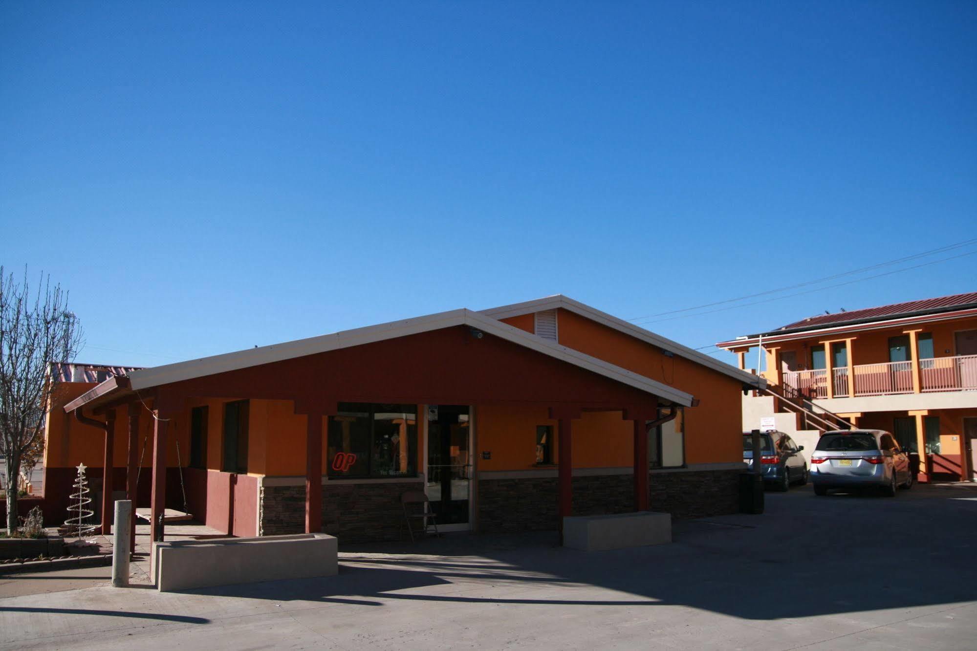 Budget Inn Артижа Екстериор снимка